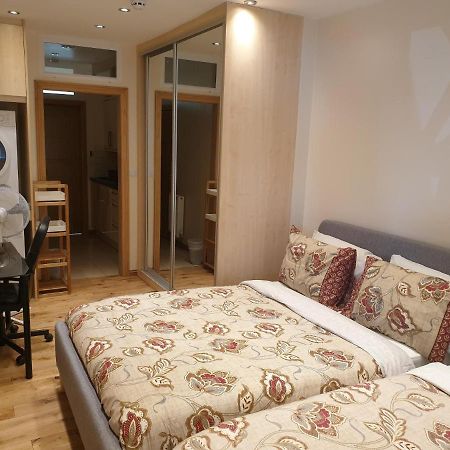 London Luxury Apartments 1Min Walk From Underground, With Free Parking Free Wifi Exterior foto